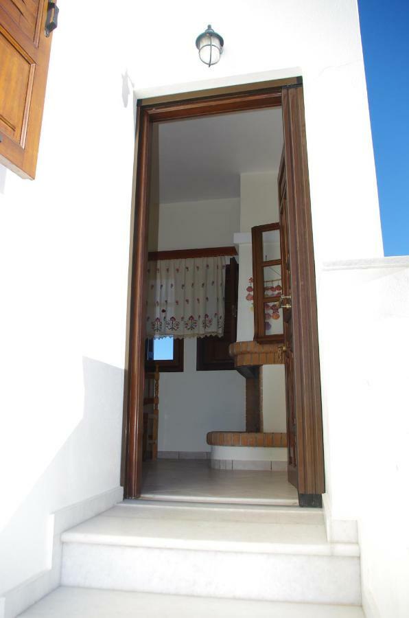 Limnes Home Moutsouna Luaran gambar
